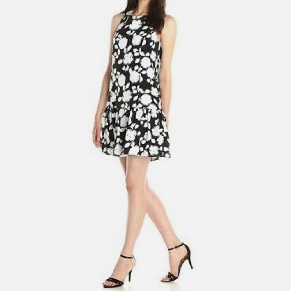 Timeless and classy black and white flowers dress